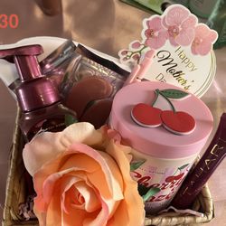 Mother’s Day Gift Basket 