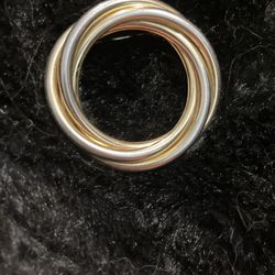 Infinity Knot Brooch Pin Gold Tone Round Wreath Circle Twisted Eternity Vintage