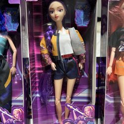 k-pop demon Hunters Size 12 3 models available inch high available new. In box Pregunta