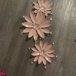 Pink/Nude Wall decorations 