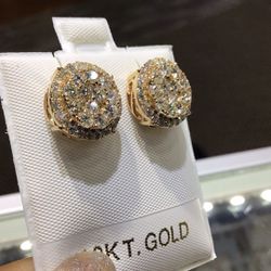 10k Gold Big Diamond 2.ct Big Diamond Earrings .3D Style Earrings With Screw Back ..💎💎💎
