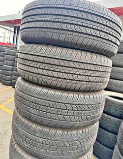 215/55r17 Michelin tires con 80% de Vida las 4