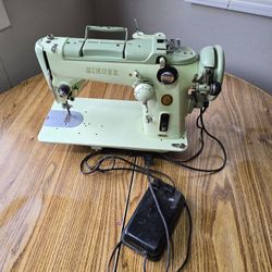 Rare mint green SINGER sewing machine  