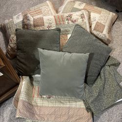 Full/Queen Comforter/Coverlet Set