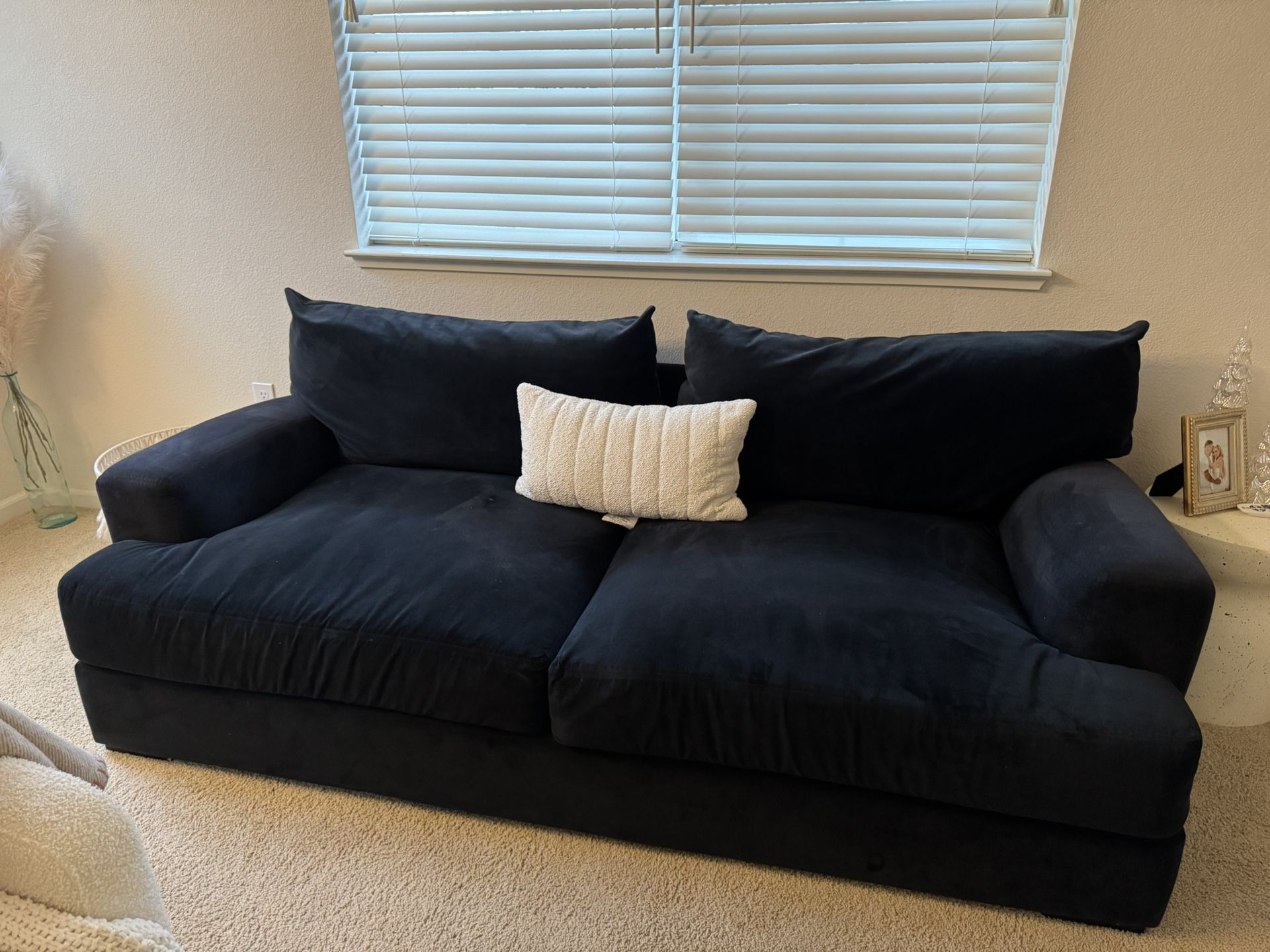 Z Gallery Couch