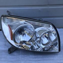 03-05 Toyota 4Runner Right Headlight 