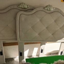 Free 2 Twin Headboards Ashley Furniture 