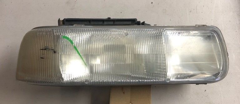 USED REF#1532 || 1999-2002 CHEVROLET SILVERADO 1500 || RIGHT HAND/PASSENGER SIDE HEAD LIGHT