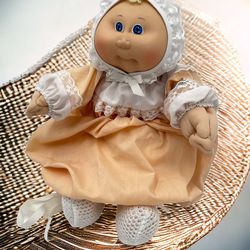 CABBAGE PATCH KIDS 15" doll BABY white skin blue eyes no hair 1(contact info removed)
