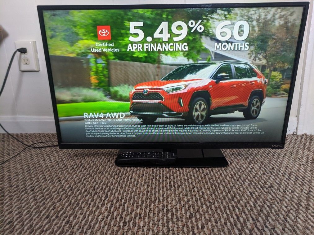 VIZIO E320i-B0 LCD TV 32 inch LED