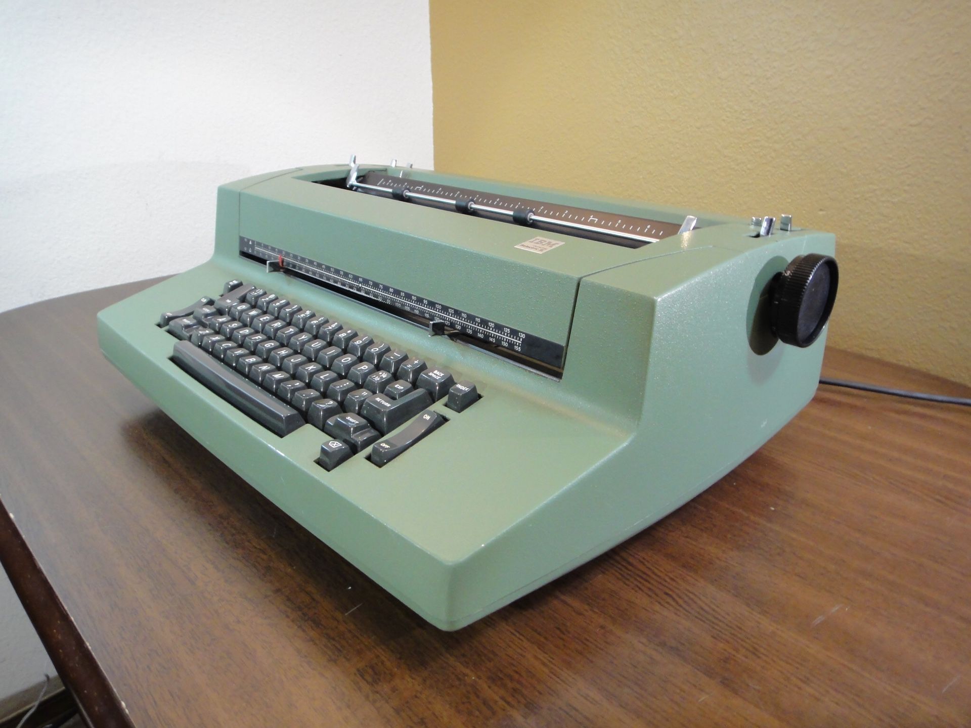 Green IBM Selectric II Electric Correcting Typewriter Letter Gothic 12 Font Ball