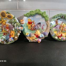 Winnie The Pooh Collectable  Plates