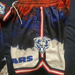 Chicago Bears Multicolored Set Shorts And Shirt Size Large.