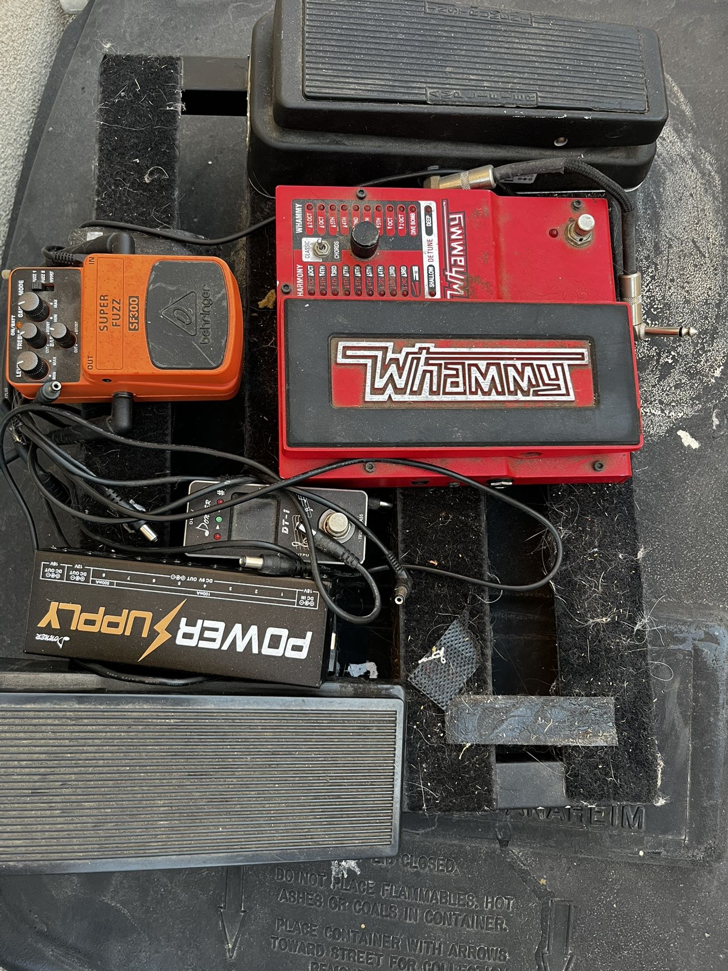 Pedal Train 3 row guitar pedal 