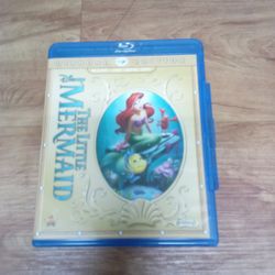THE LITTLE MERMAID ON DISNEY BLU-RAY+DVD $7