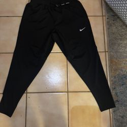 nike joggers 