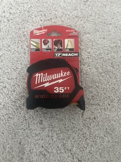 Milwaukee Tape Measure 