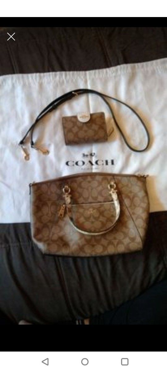 MAKE ME AN OFFER!!!! Coach Purse And Wallet
