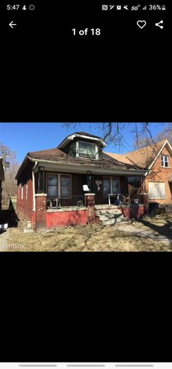 5 Bedroom, 1 Bathroom, Livingroom, Dining room,  Upstairs,  NO Basement  Crawl Space, Eastside Of Detroit : 10minutes From Downtown Detroit And 8 Mile