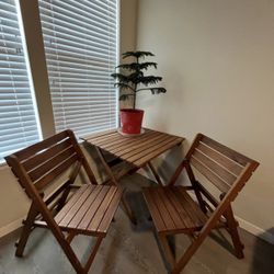 Wood Patio Table & Chairs Set – Excellent Condition