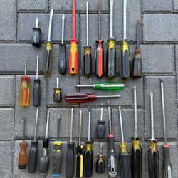 28 Slotted & Phillips Head Screwdrivers