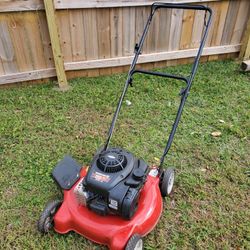 Yard Machines 20 Inch Briggs & Stratton Simple Push Mower