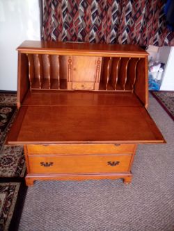 Drop leaf Desk with drawer storage