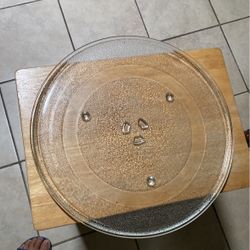 Microwave  - Glass   Turn  Tray  14 1/8 “ 