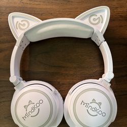 Mindkoo Bluetooth Headphones 🎧/color changing (AUTHENTIC)