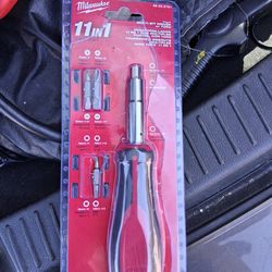 Multi use screwdriver