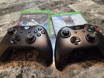 Set of 2 Xbox ONE controllers for $40 both tested and fully functional
