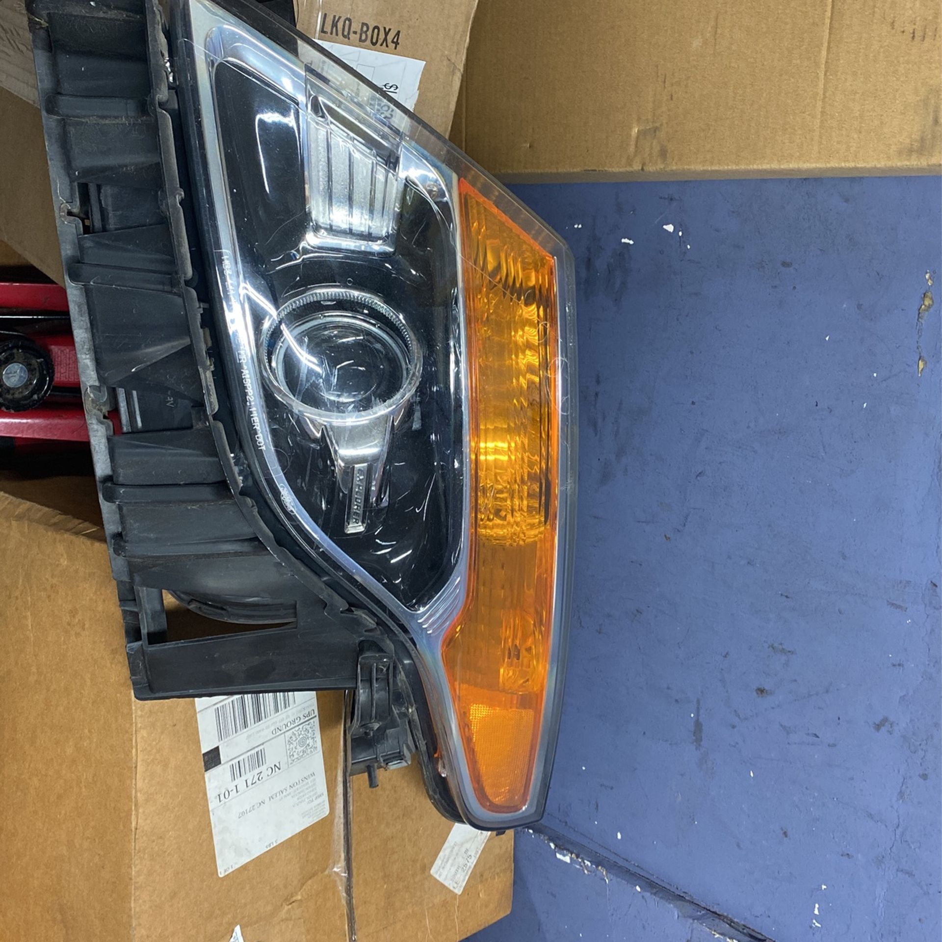 2013 Ford Explorer Original Oem Left Driver Side Headlight