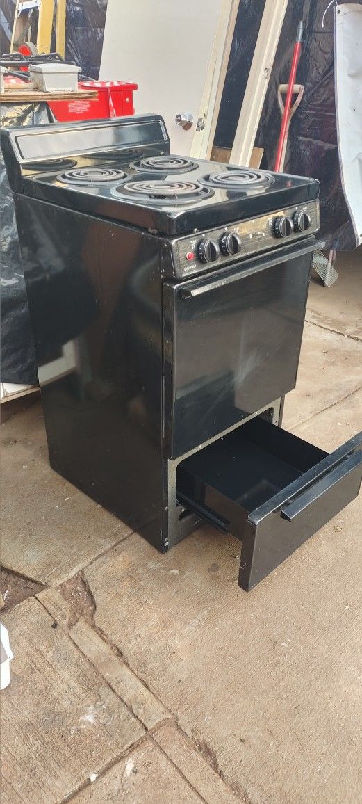 ESTUFA ELECTRICA CHICA 20 X 36 PULGADAS TODO LE FUNCIONA MUY BIEN