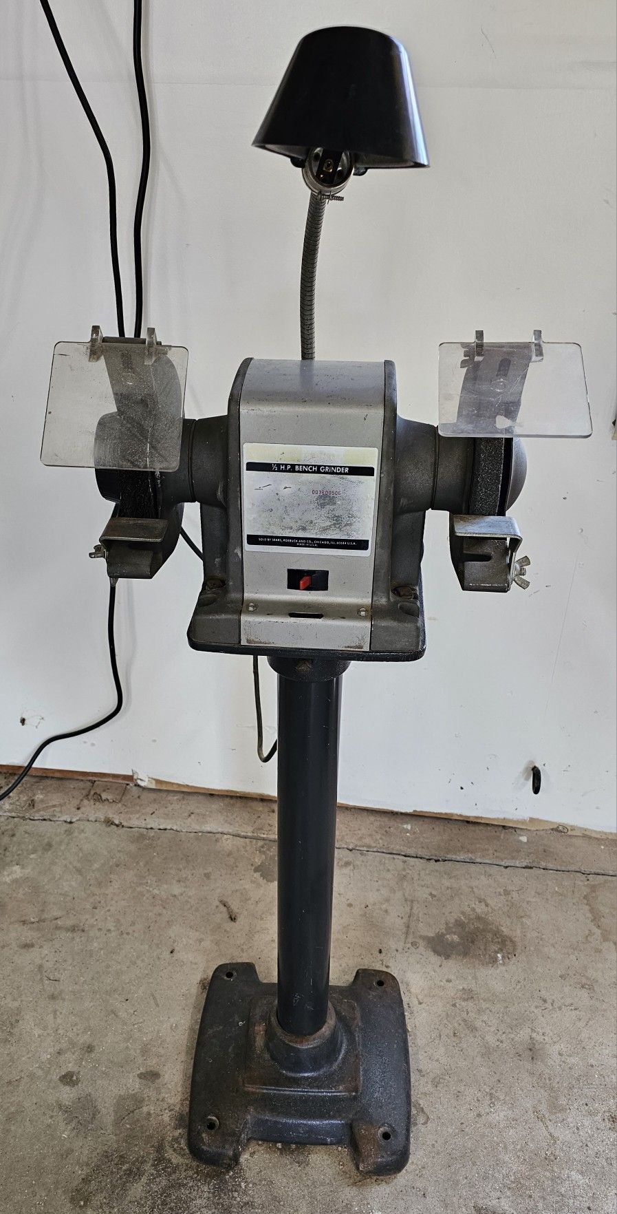 1/2 hp Craftsman Bench Grinder for Sale in Southington, CT OfferUp