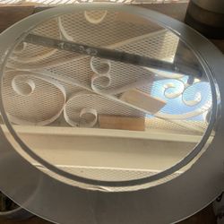 Classic Oval Shaped Mirror Great For Any First Time Homeowner Decor