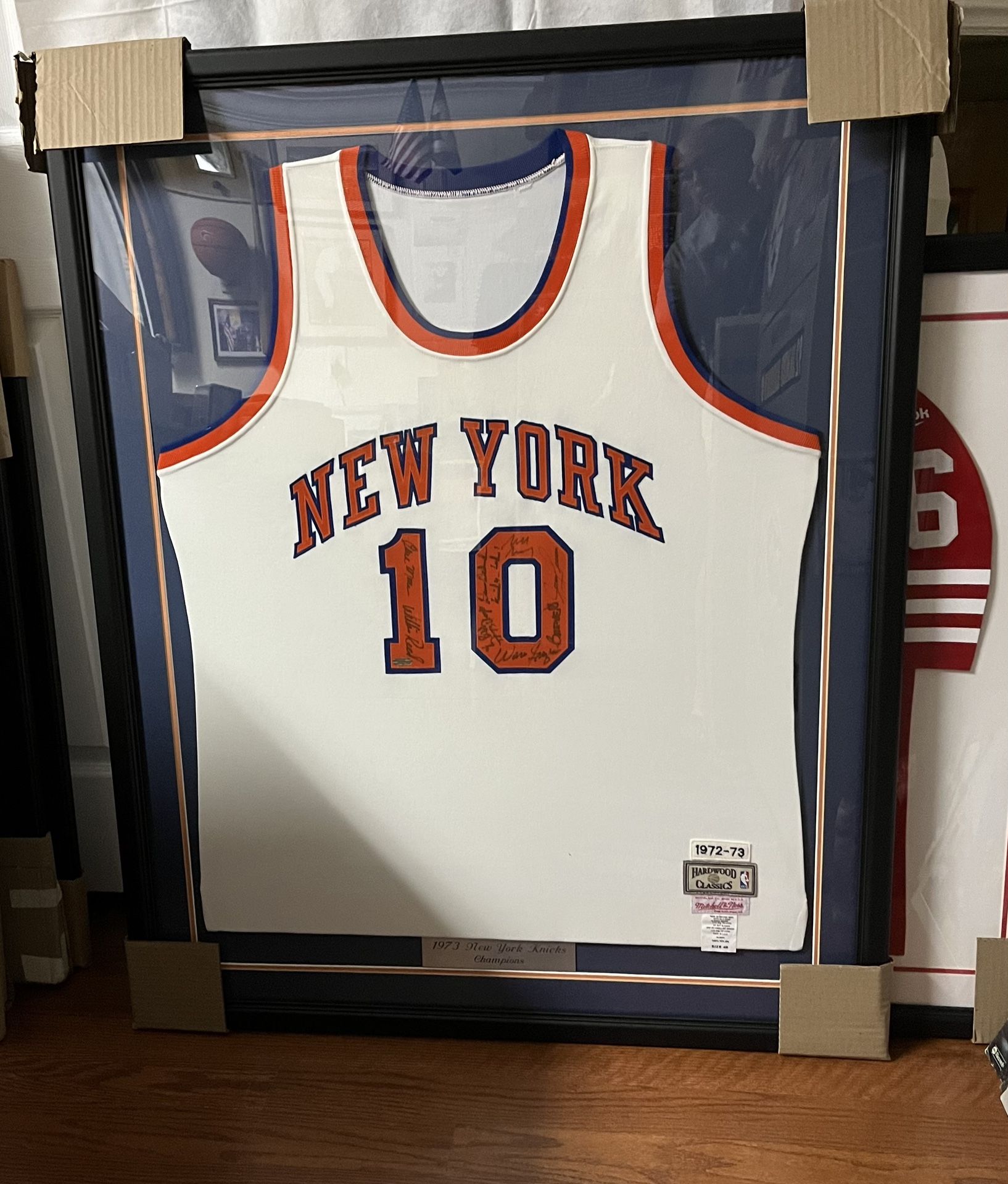 Walt Frazier Knicks Championship Autographed Jersey 8 Signatures (COA)