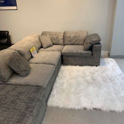 *Spooky Sale Event*---Lima Adjustable Gray Fabric Sectional Sofa W/Ottoman---Delivery And Easy Financing Available 👌 