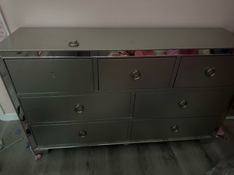 Mirror dresser with 7 drawers
