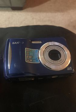 SANYO and VIVITAR Cameras