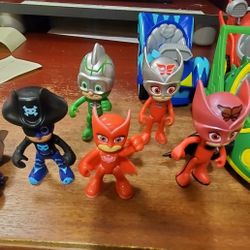 The product is a collection of PJ Masks action figures And Cars