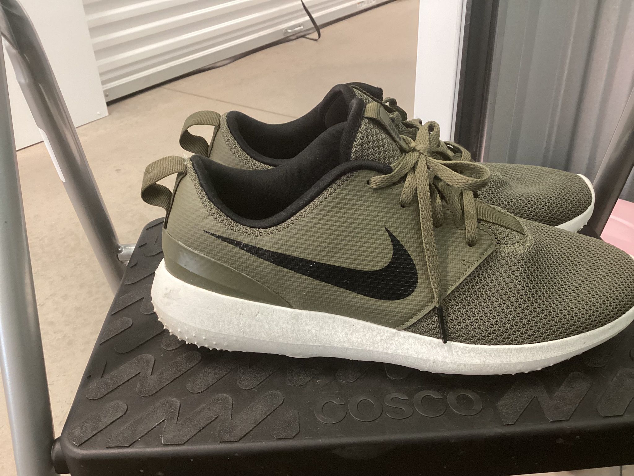 Olive Green Nike Medium Size 8.5 Comfortable Nike Shoe By Roshe G.
