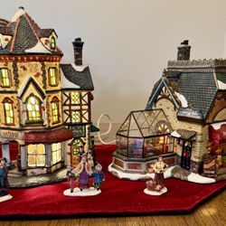 Christmas Flower shop & Antique/Shoe Shops With Figurines