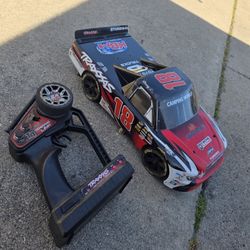 RC Car Traxxas 1/16 Kyle Busch (RARE)