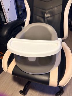 Feeding booster seat