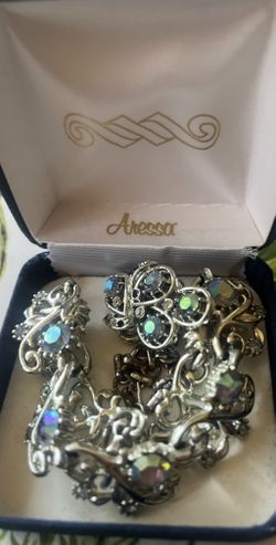 Neckless