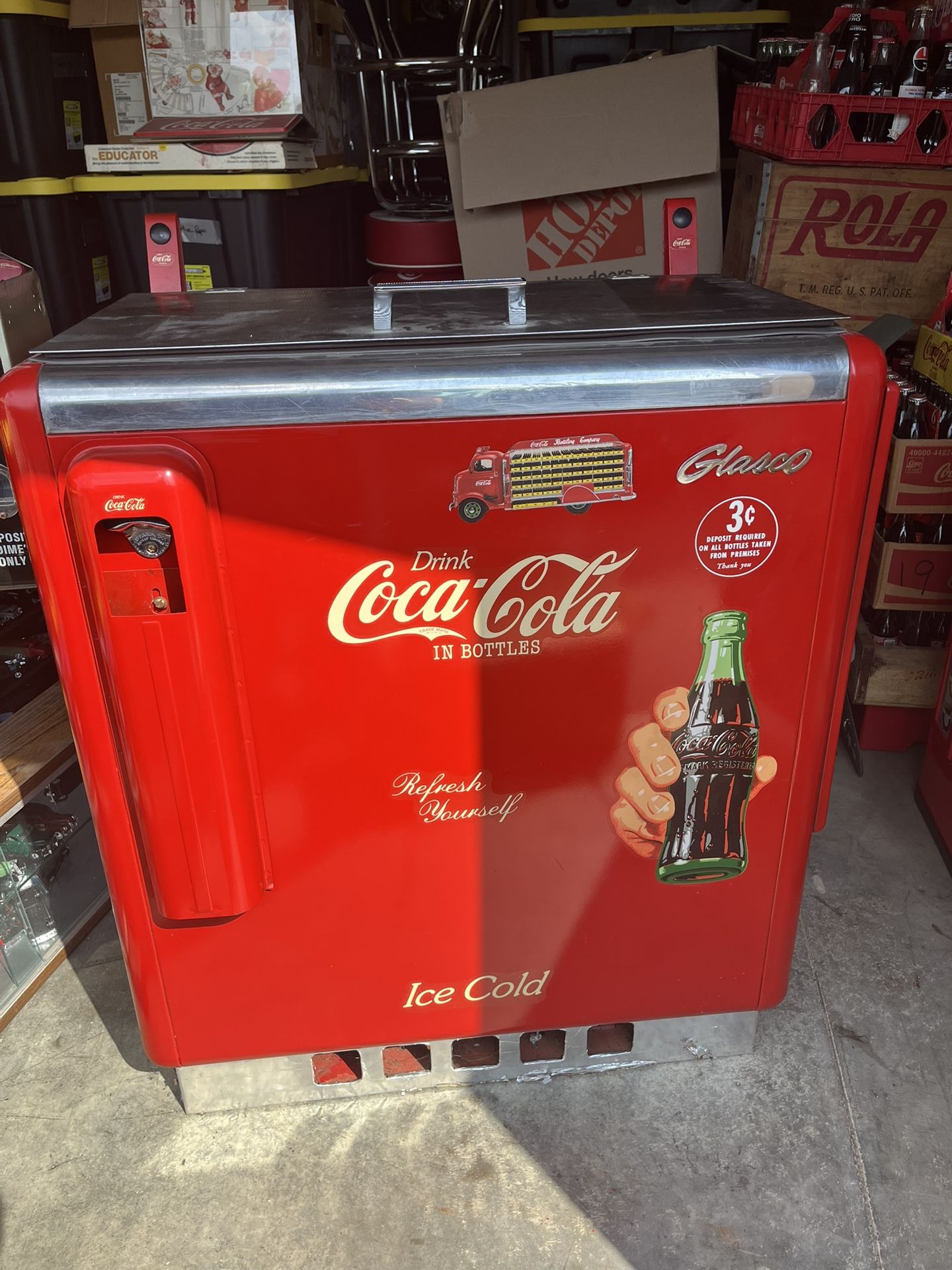 Vintage appears to be restored Coca Cola 1940s-1950s Ice Chest 