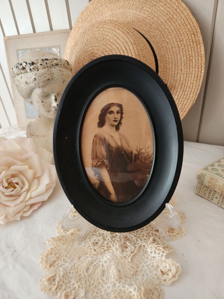 Charming Antique Picture Ruth