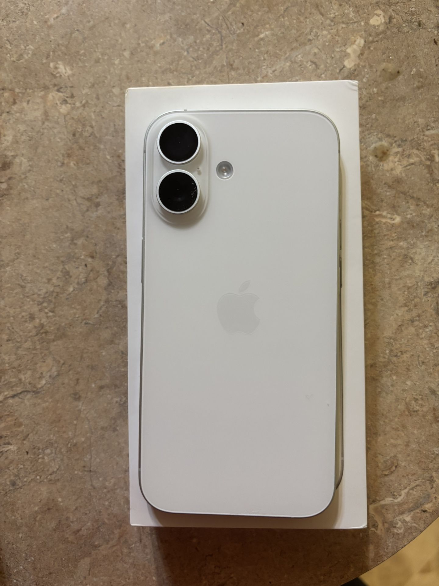iPhone 16