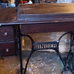 Singer Sewing Machine  Cabinet Or Stand