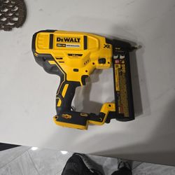 DeWalt 20v 18ga Stapler